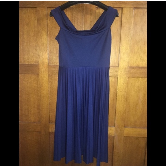 ASOS Off The Shoulder Bardot Pleated Midi Dress - Picture 5 of 8